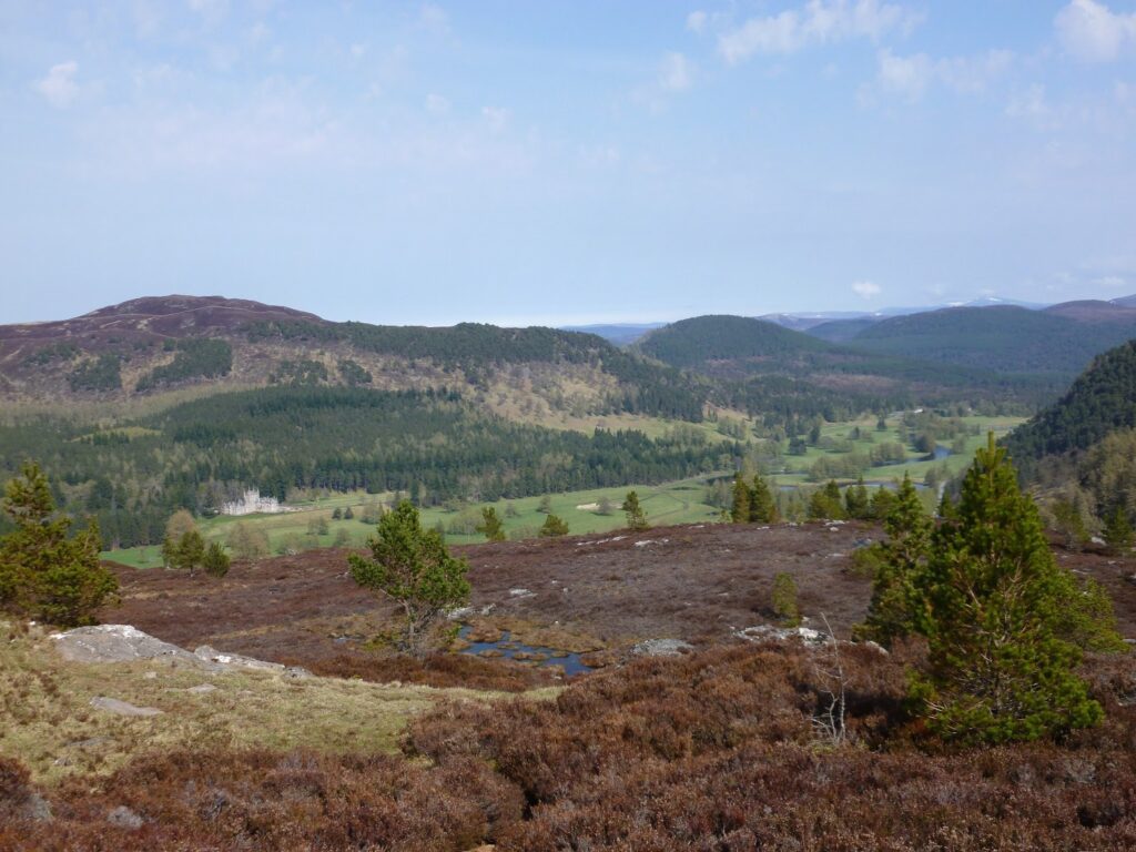 Looking down the Dee Valley from Creag Choinnich