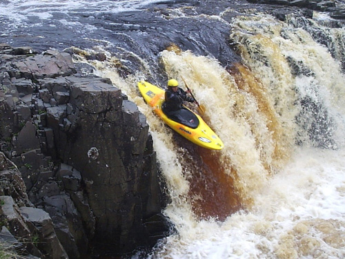 Canoeist plunges over Low Force
