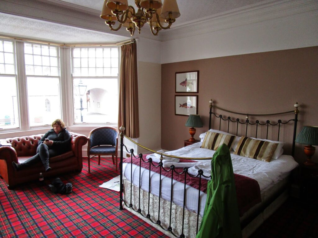 Vicky relaxes in luxurious room