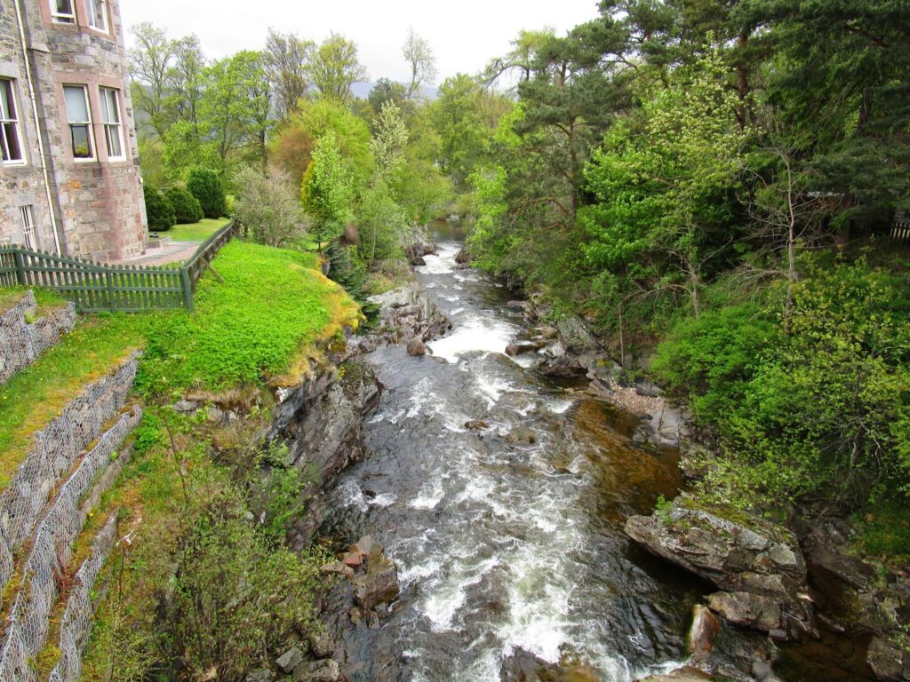 The river from Braemar Bridge