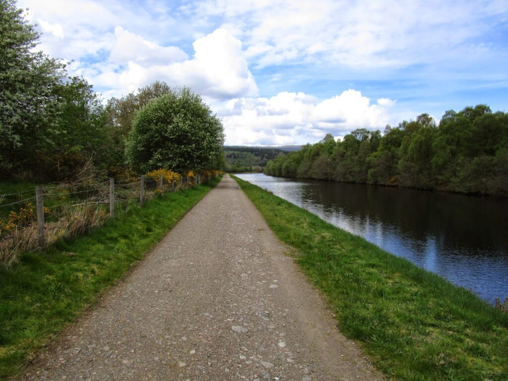 Path alongside the canal